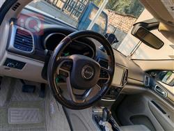 جیپ گراند شیرۆکی